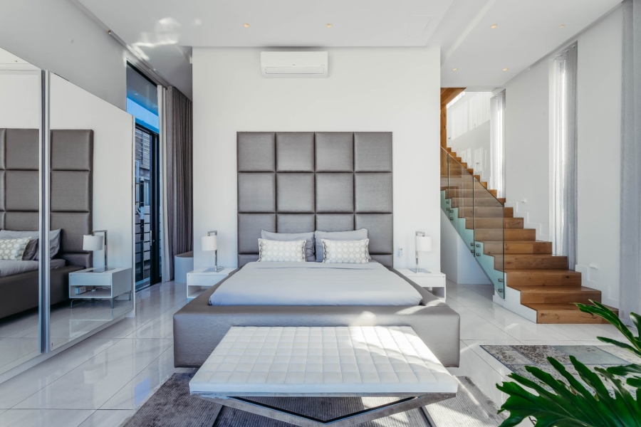 To Let 3 Bedroom Property for Rent in Bantry Bay Western Cape